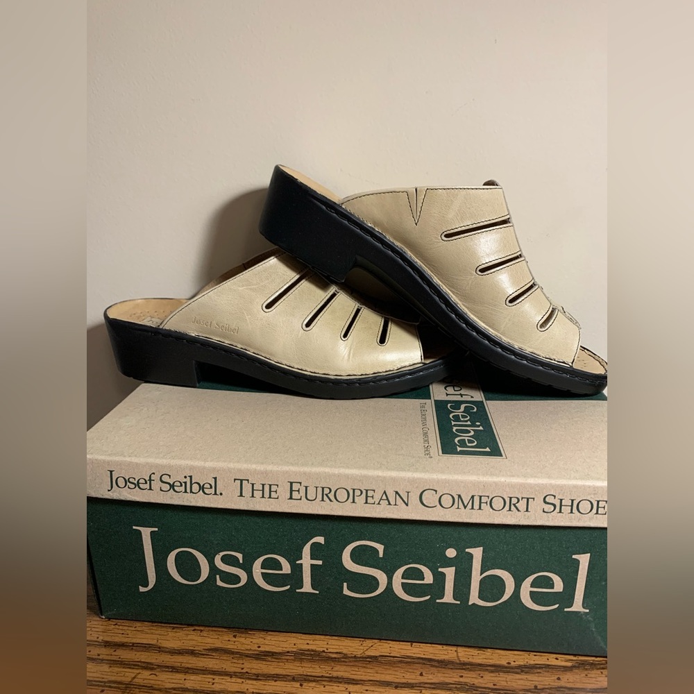Tan Josef Sieble Women’s Sandals